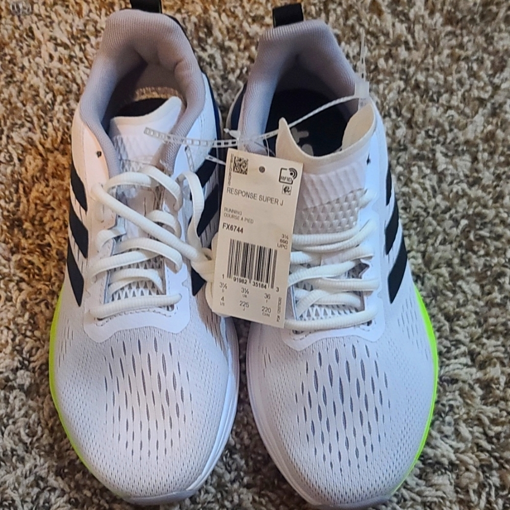 BRAND NEW Size 4 Adidas BOYS SNEAKERS